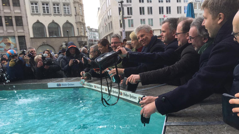 Geldbeutelwaschen am Marienplatz