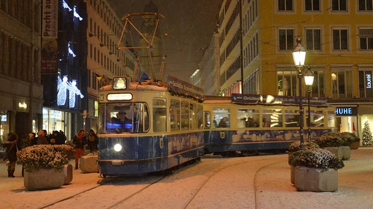 Die Münchner ChristkindlTram fährt wieder