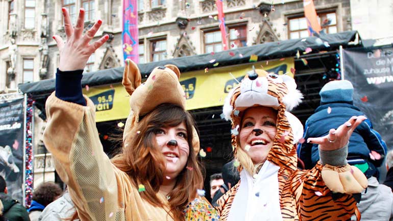 Faschingsbälle und Umzüge in München