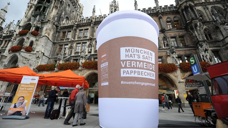 Riesen-Kaffeebecher am Marienplatz