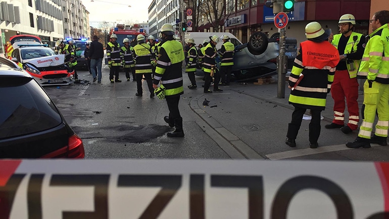 Crash mit Johanniter-Auto