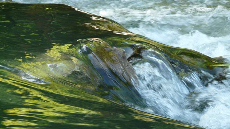 Leiche aus dem Eisbach in München geborgen