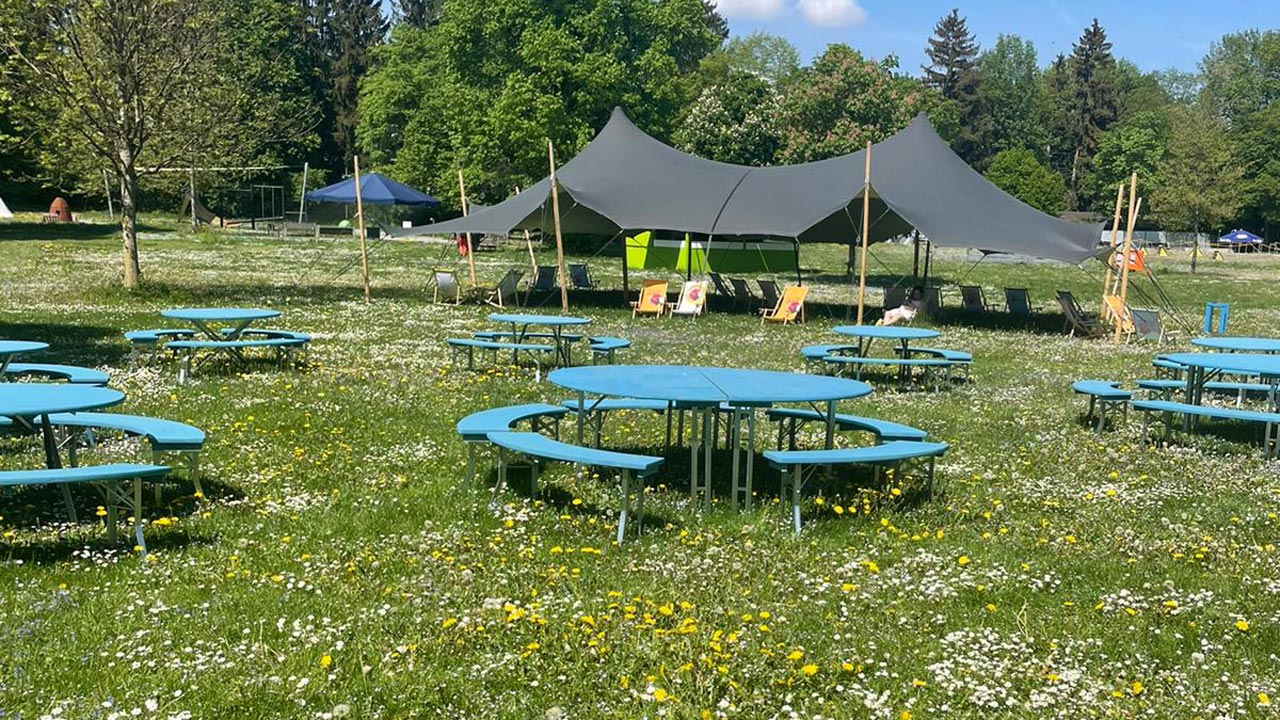 Volleyball, Yoga, Kletternetz: Das bietet «Fluffy Clouds» im Bad Georgenschweige jetzt für dich