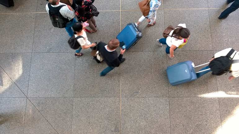 20 Euro-Scheine liegen in Münchens Bahnhöfen