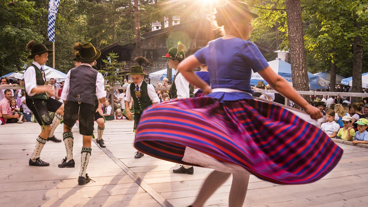 Tracht und Tanz: Die Waldfeste am Tegernsee