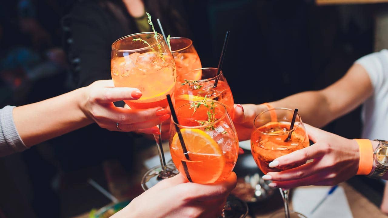 Spritz mal anders: Vier erfrischende Sommercocktails mit Aperol