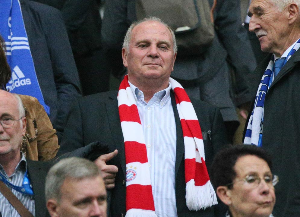 Testet selbst die Zahnbürste: Wie Uli Hoeneß weiter seine Finger im Spiel hat