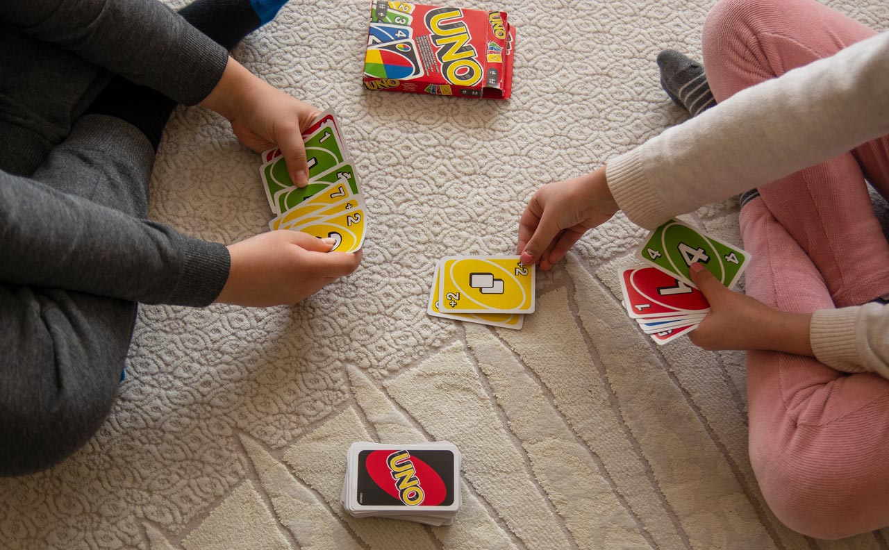 UNO Regeln: So spielst du das Kartenspiel richtig!