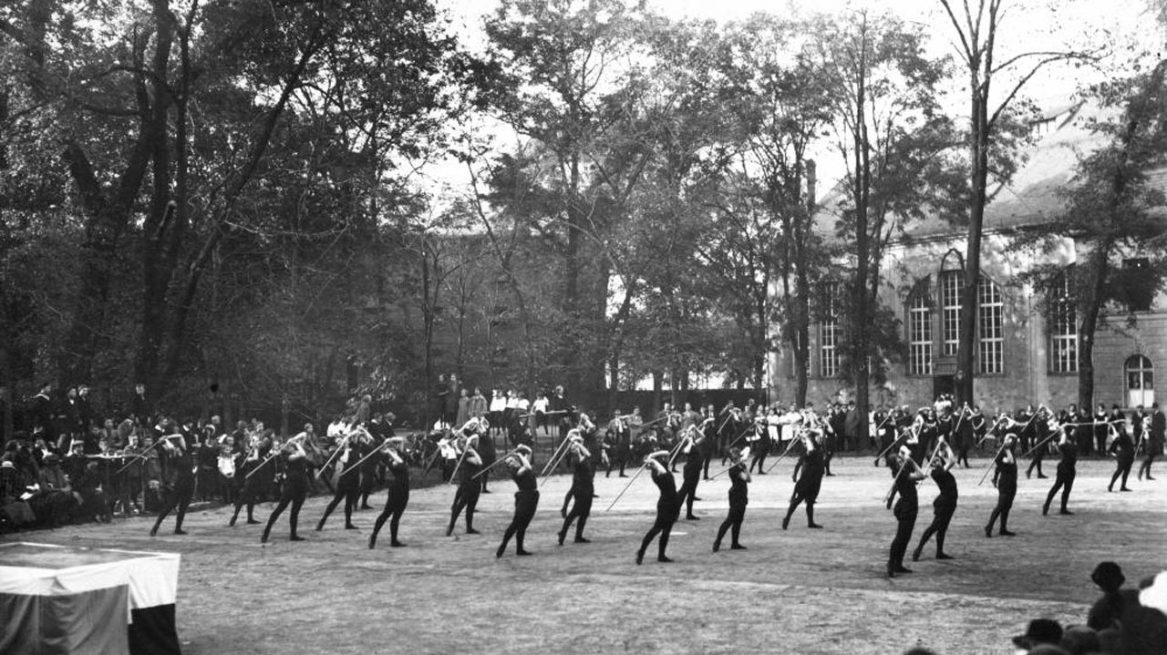 Vor 100 Jahren startete das Radio – so lebten die Menschen in München