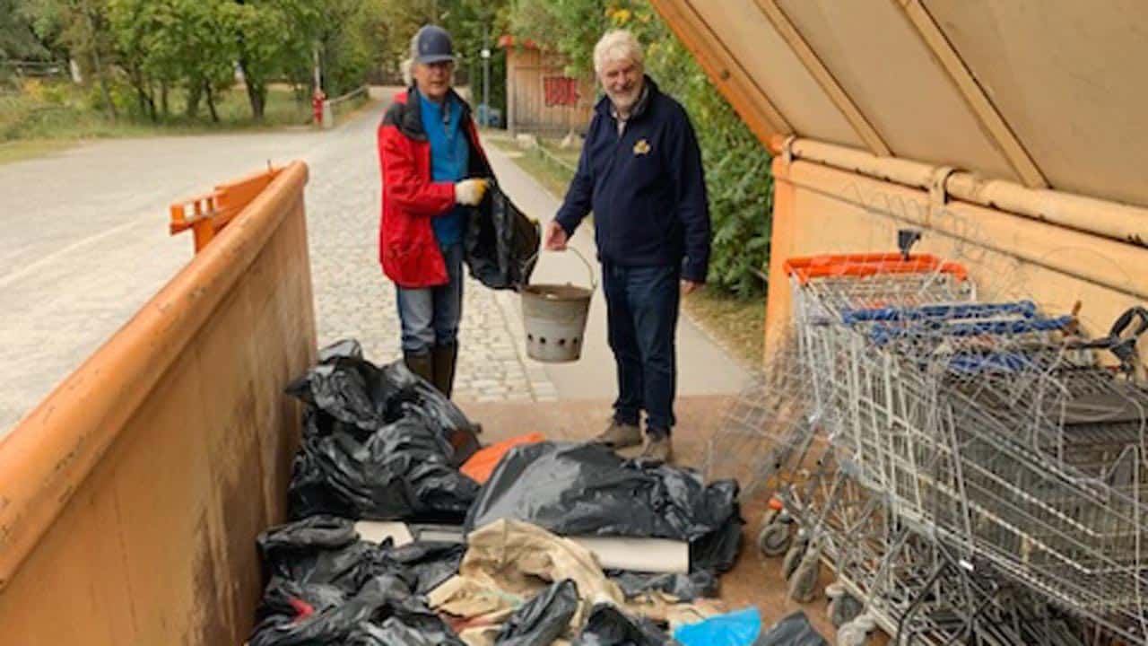 Fahrräder, Scooter, Einkaufswagen: Isarfischer angeln Müll aus der Isar