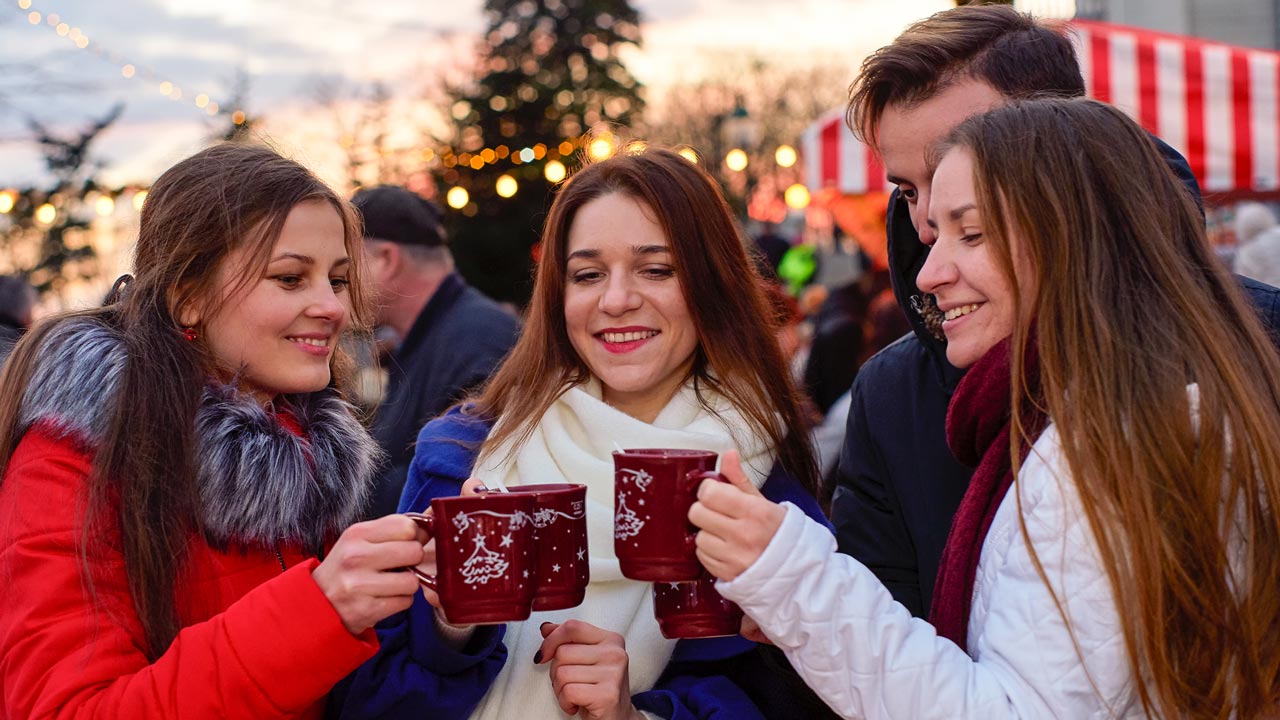 Darf ich meine Glühweintasse vom Christkindlmarkt einfach so mitnehmen?