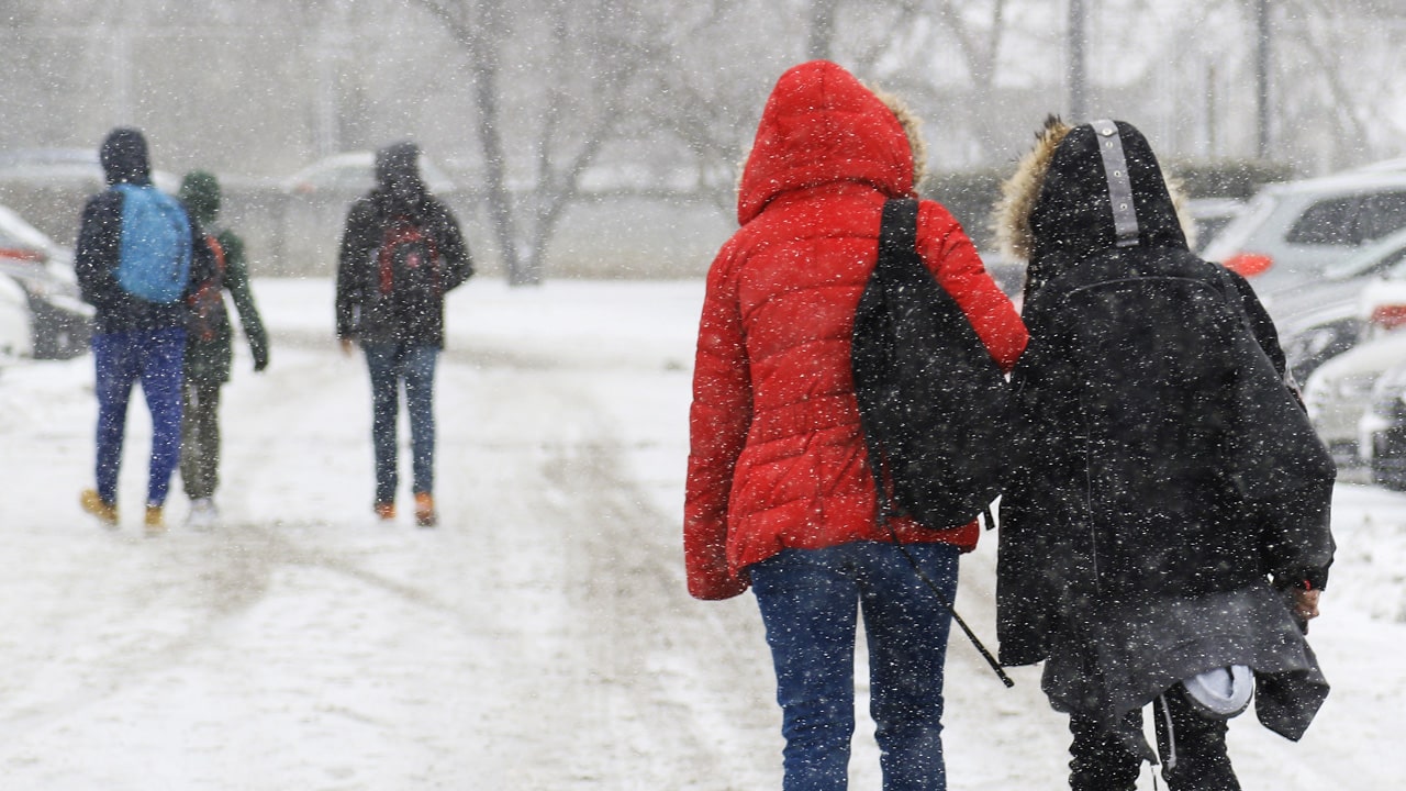 Wegen Schnee: Hier fällt in Bayern auch am Mittwoch (06.12.2023) die Schule aus